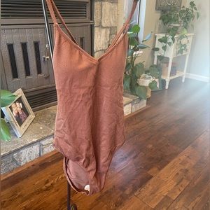 Full piece, bathing suit, rich Bronzie brown